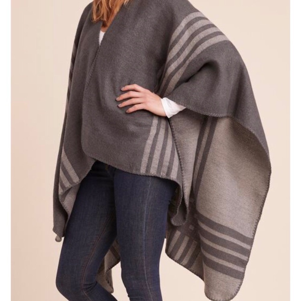 BB Dakota x FabFitFun | gray poncho